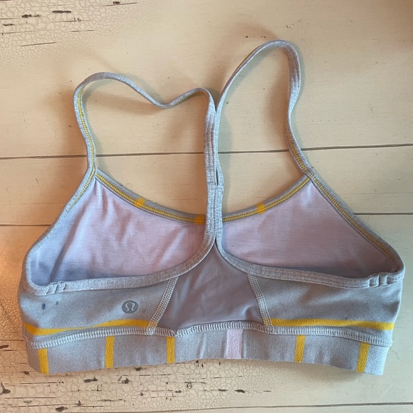 Lululemon sports bra 4 - Picture 2 of 2